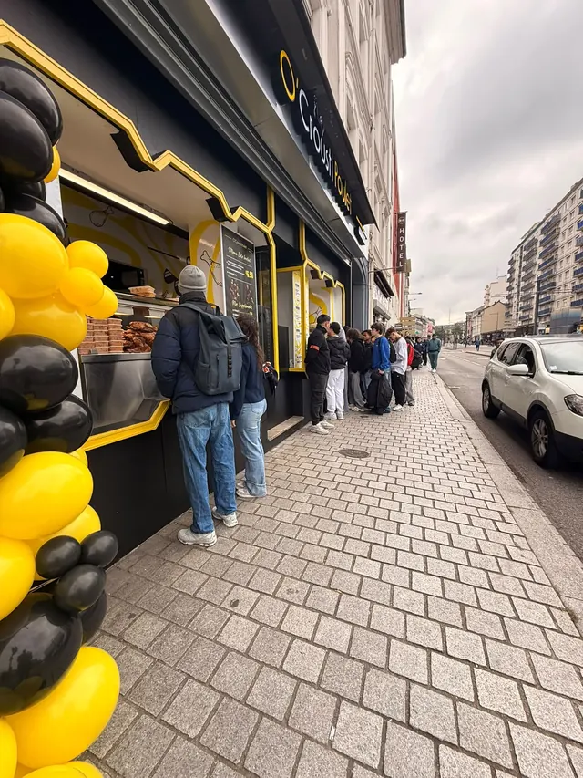 File d'attente le jour d'une ouverture